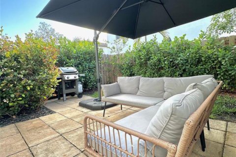 Adosado en venta en Miami, Florida, 3 dormitorios, 157.47 m2 № 2058821 - foto 23