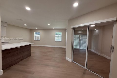 Townhouse in Miami, Florida 3 bedrooms, 162.86 sq.m. № 2057961 - photo 5