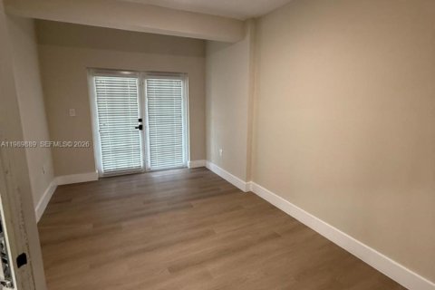 Townhouse in Miami, Florida 3 bedrooms, 162.86 sq.m. № 2057961 - photo 12