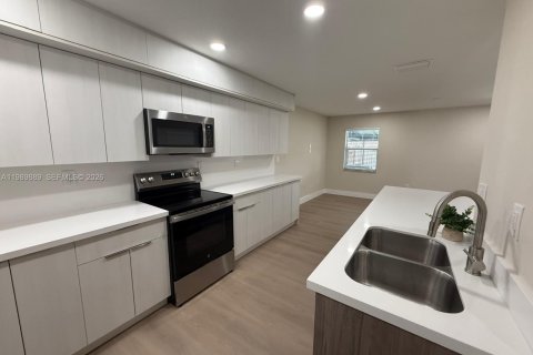 Townhouse in Miami, Florida 3 bedrooms, 162.86 sq.m. № 2057961 - photo 9