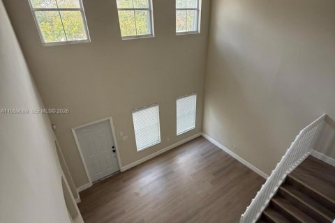 Townhouse in Miami, Florida 3 bedrooms, 162.86 sq.m. № 2057961 - photo 3