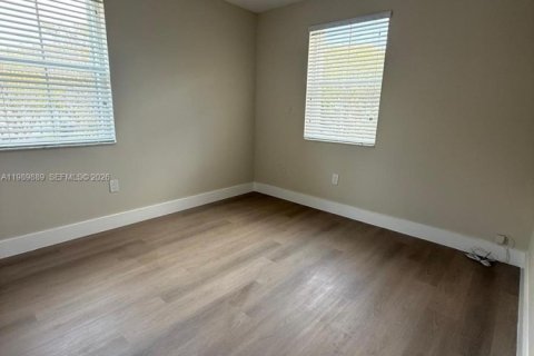 Townhouse in Miami, Florida 3 bedrooms, 162.86 sq.m. № 2057961 - photo 13