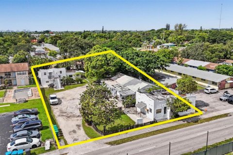 Immobilier commercial à vendre à Hollywood, Floride: 746.38 m2 № 2269921 - photo 21