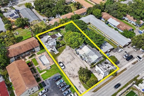 Immobilier commercial à vendre à Hollywood, Floride: 746.38 m2 № 2269921 - photo 13