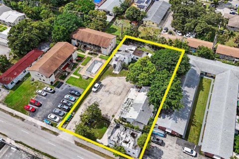 Immobilier commercial à vendre à Hollywood, Floride: 746.38 m2 № 2269921 - photo 14
