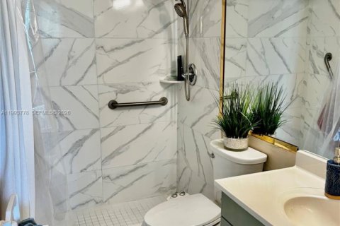 Купить кондоминиум в Пемброк-Пайнс, Флорида 1 спальня, 83.61м2, № 2055494 - фото 9