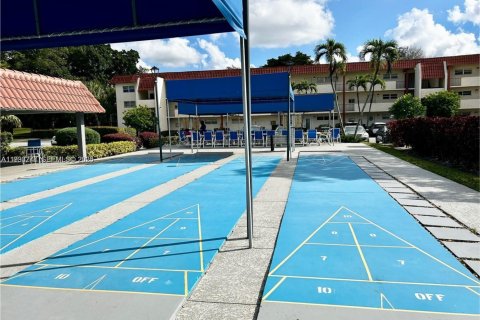 Купить кондоминиум в Пемброк-Пайнс, Флорида 1 спальня, 83.61м2, № 2055494 - фото 30