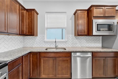 Casa en venta en Land O' Lakes, Florida, 2 dormitorios, 130.06 m2 № 1917188 - foto 12
