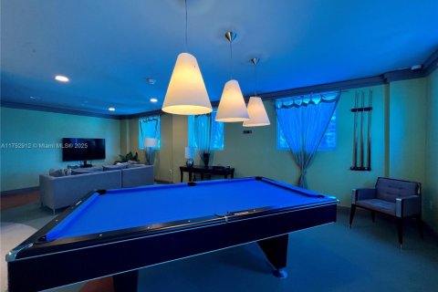 Condo in Surfside, Florida, 1 bedroom  № 1864792 - photo 24