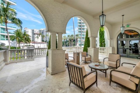 Condo in Aventura, Florida, 6 bedrooms  № 2397383 - photo 16