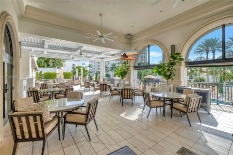 Condo in Aventura, Florida, 6 bedrooms  № 2397383 - photo 14