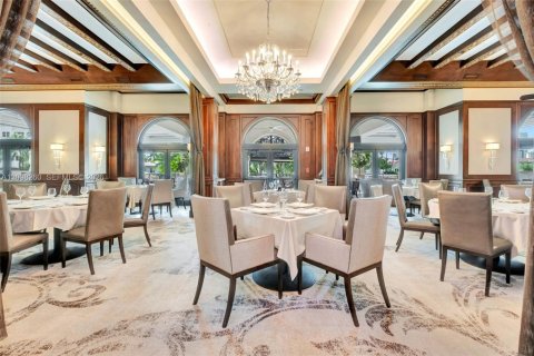 Condo in Aventura, Florida, 6 bedrooms  № 2397383 - photo 23