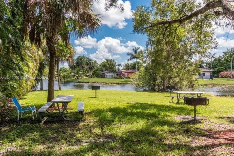 Condominio en alquiler en Weston, Florida, 2 dormitorios, 114.36 m2 № 2084039 - foto 26