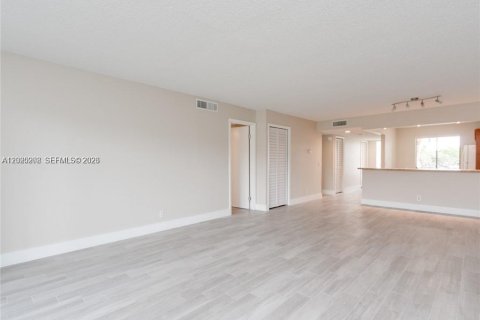 Condominio en alquiler en Weston, Florida, 2 dormitorios, 114.36 m2 № 2084039 - foto 8