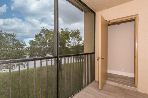 Condominio en alquiler en Weston, Florida, 2 dormitorios, 114.36 m2 № 2084039 - foto 7