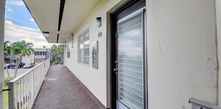 Condo in Delray Beach, Florida, 1 bedroom  № 678612