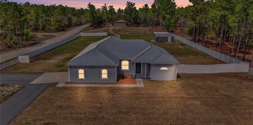 House in Williston, Florida 3 bedrooms, 199.83 sq.m. № 2113060