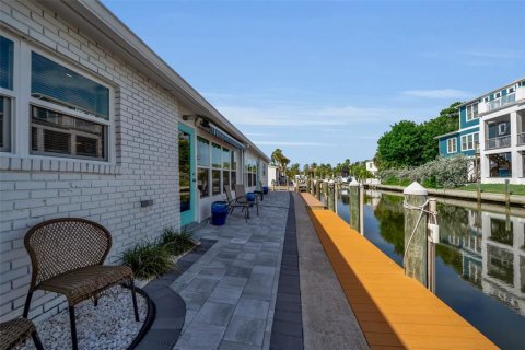 Condo in Longboat Key, Florida, 2 bedrooms  № 2318775 - photo 30