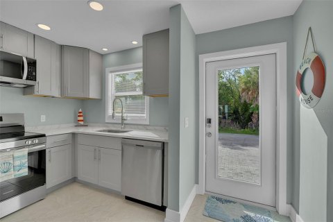 Condo in Longboat Key, Florida, 2 bedrooms  № 2318775 - photo 7