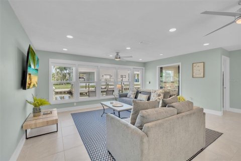 Condo in Longboat Key, Florida, 2 bedrooms  № 2318775 - photo 20