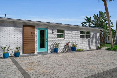 Condo in Longboat Key, Florida, 2 bedrooms  № 2318775 - photo 2