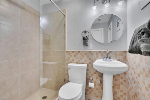 Condo in Longboat Key, Florida, 2 bedrooms  № 2318775 - photo 24