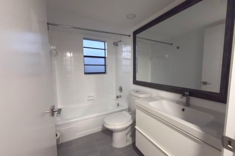 Condo in Margate, Florida, 2 bedrooms  № 2083302 - photo 24
