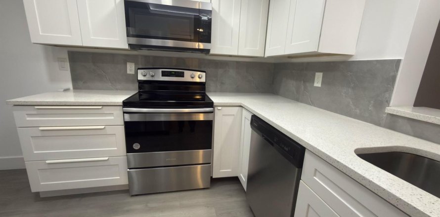 Condo in Margate, Florida, 2 bedrooms  № 2083302