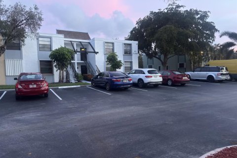 Condo in Margate, Florida, 2 bedrooms  № 2083302 - photo 27