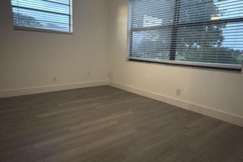 Condo in Margate, Florida, 2 bedrooms  № 2083302 - photo 23