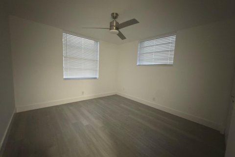 Condo in Margate, Florida, 2 bedrooms  № 2083302 - photo 19
