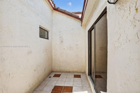 Купить кондоминиум в Санрайз, Флорида 3 спальни, 153.29м2, № 1895885 - фото 18