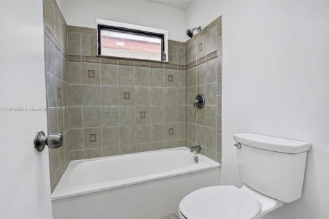 Купить кондоминиум в Санрайз, Флорида 3 спальни, 153.29м2, № 1895885 - фото 12