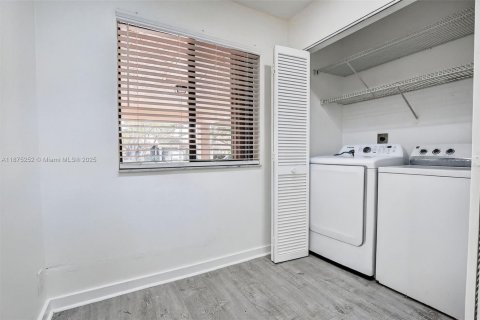 Купить кондоминиум в Санрайз, Флорида 3 спальни, 153.29м2, № 1895885 - фото 16