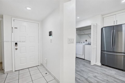 Купить кондоминиум в Санрайз, Флорида 3 спальни, 153.29м2, № 1895885 - фото 3