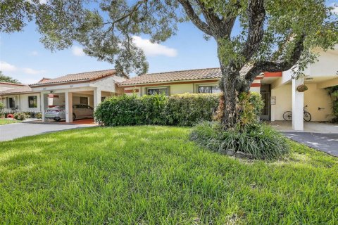 Купить кондоминиум в Санрайз, Флорида 3 спальни, 153.29м2, № 1895885 - фото 1