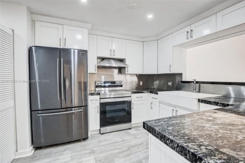 Купить кондоминиум в Санрайз, Флорида 3 спальни, 153.29м2, № 1895885 - фото 5