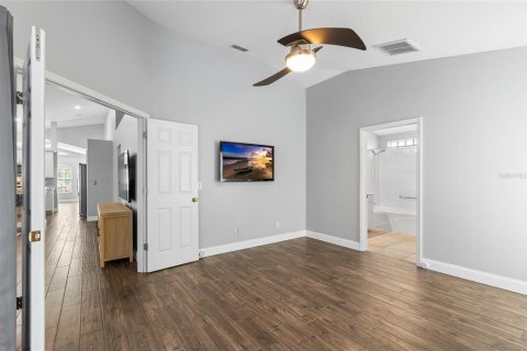 House in Tarpon Springs, Florida 3 bedrooms, 151.06 sq.m. № 2337282 - photo 20