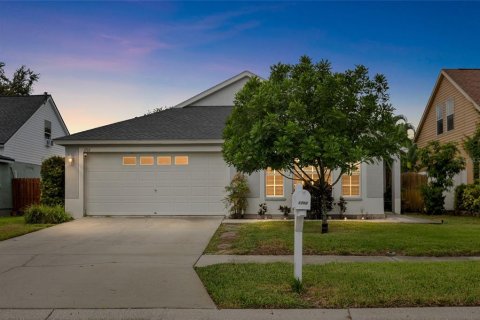 House in Tarpon Springs, Florida 3 bedrooms, 151.06 sq.m. № 2337282