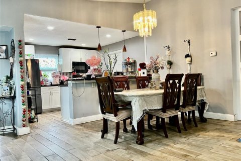 Casa en venta en Tampa, Florida, 3 dormitorios, 137.5 m2 № 2115530 - foto 3