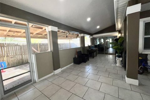 Casa en venta en Tampa, Florida, 3 dormitorios, 137.5 m2 № 2115530 - foto 13