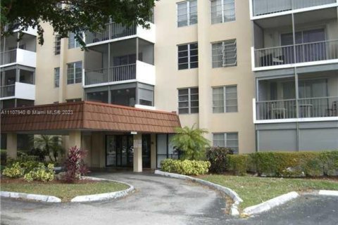 Condo à Lauderhill, Floride, 2 chambres  № 2079755