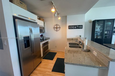 Copropriété à louer à Miami, Floride: 1 chambre, 70.7 m2 № 2076671 - photo 6