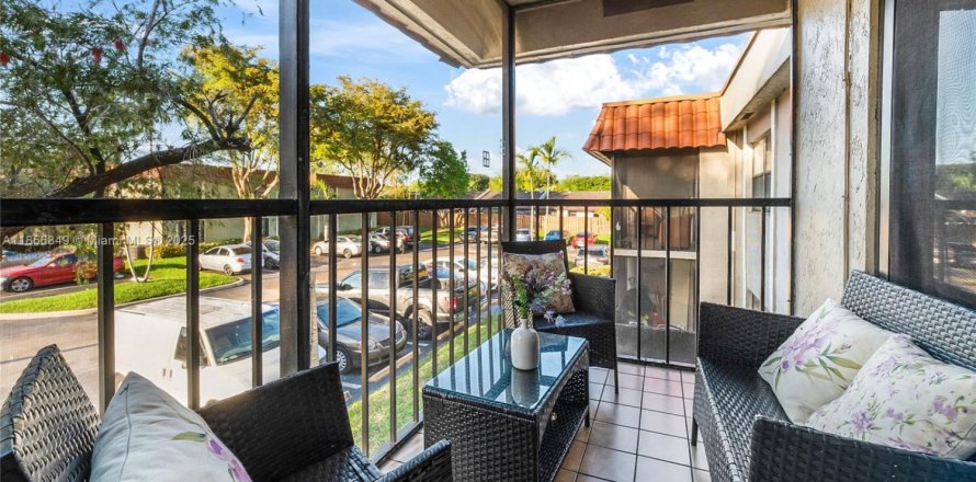 Condo in Miami, Florida, 3 bedrooms № 1878970