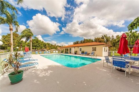 Condo in Palm Harbor, Florida, 1 bedroom № 2108005 - photo 20