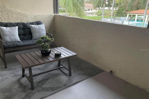 Condo in Palm Harbor, Florida, 1 bedroom № 2108005 - photo 11
