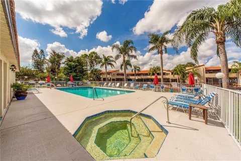 Condo in Palm Harbor, Florida, 1 bedroom № 2108005 - photo 21