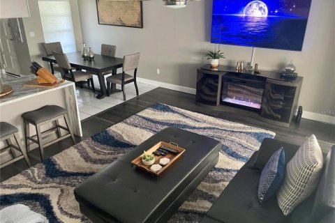 Condo in Palm Harbor, Florida, 1 bedroom № 2108005 - photo 8