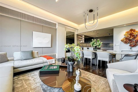 Condo in Hollywood, Florida, 2 bedrooms  № 1992902 - photo 10