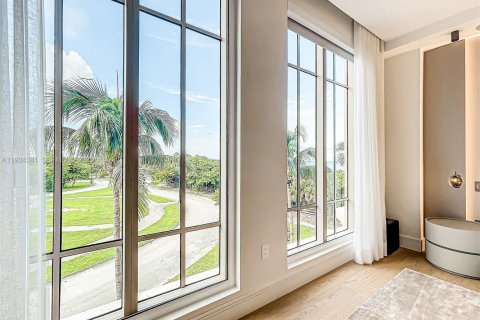 Condo in Hollywood, Florida, 2 bedrooms  № 1992902 - photo 30